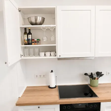 Urbannest Apartment
